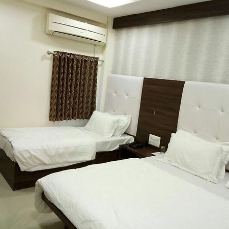Hotel Sun Shine 阿穆达巴 外观 照片