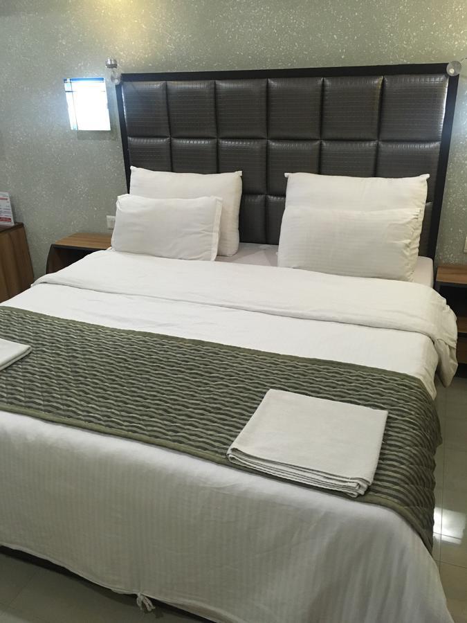 Hotel Sun Shine 阿穆达巴 外观 照片