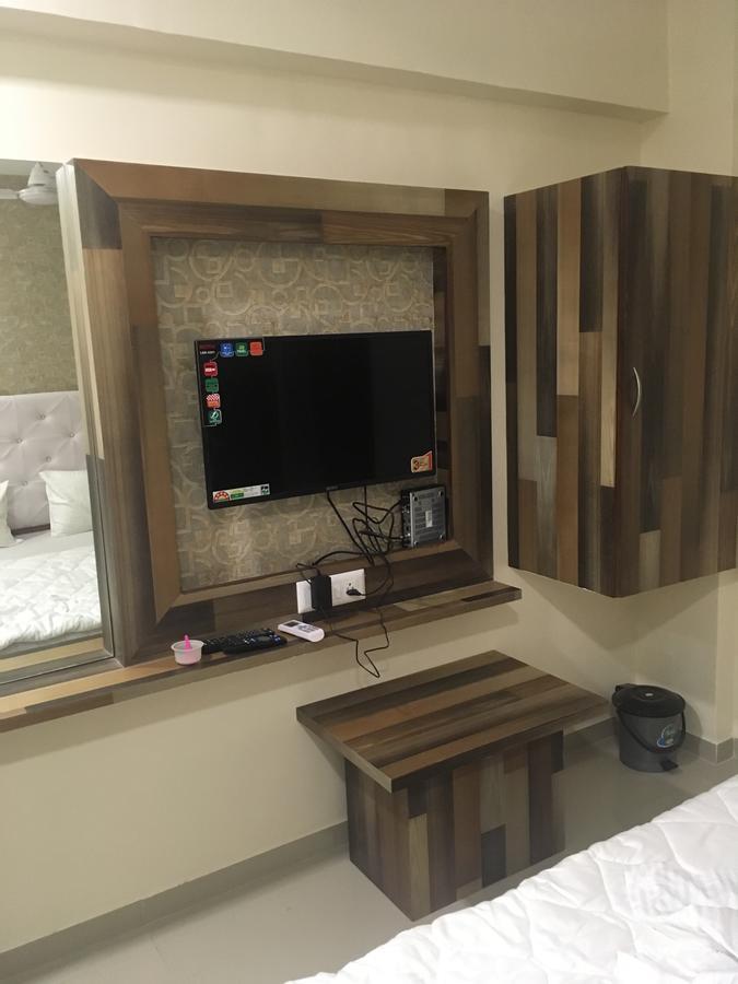 Hotel Sun Shine 阿穆达巴 外观 照片